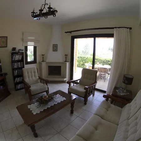 Eve Veriko Villa Pissouri