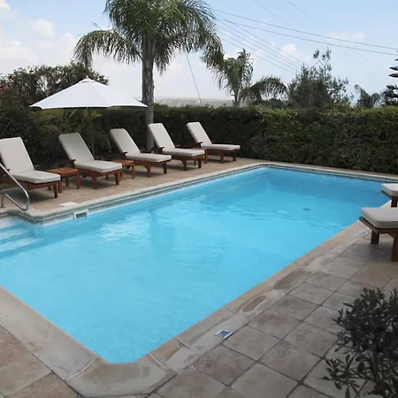 Eve Veriko * Pissouri