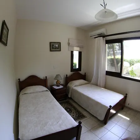 Eve Veriko * Pissouri