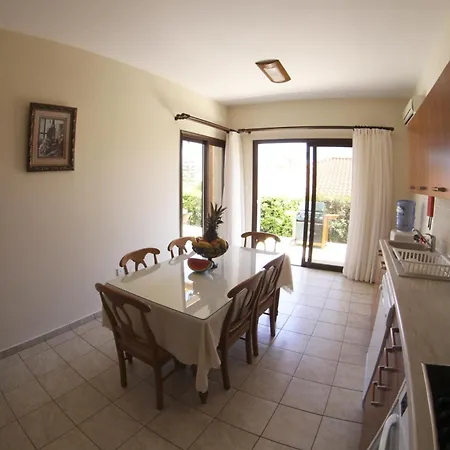 Eve Veriko Villa Pissouri