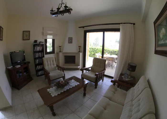 Eve Veriko Villa Pissouri