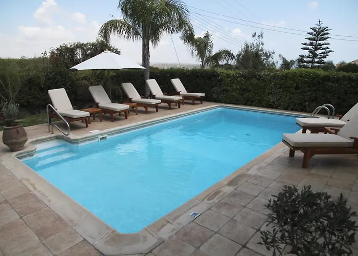 Eve Veriko * Pissouri