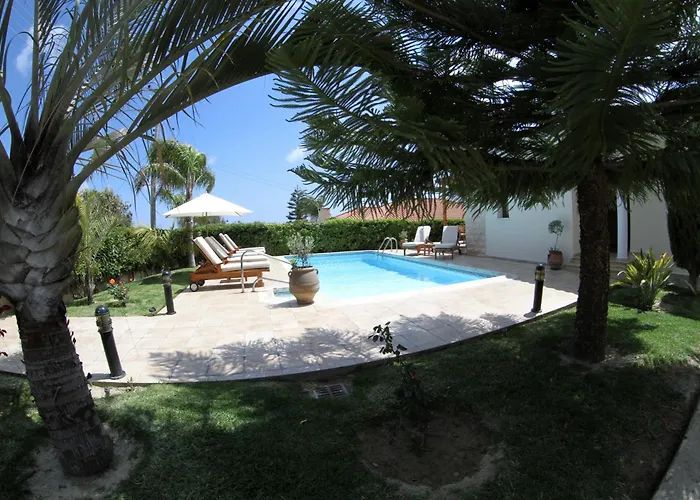 Eve Veriko * Pissouri